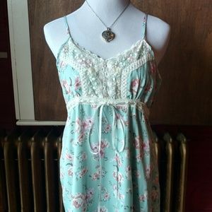 Spaghetti Strap Flowered and Lace Tank Top
